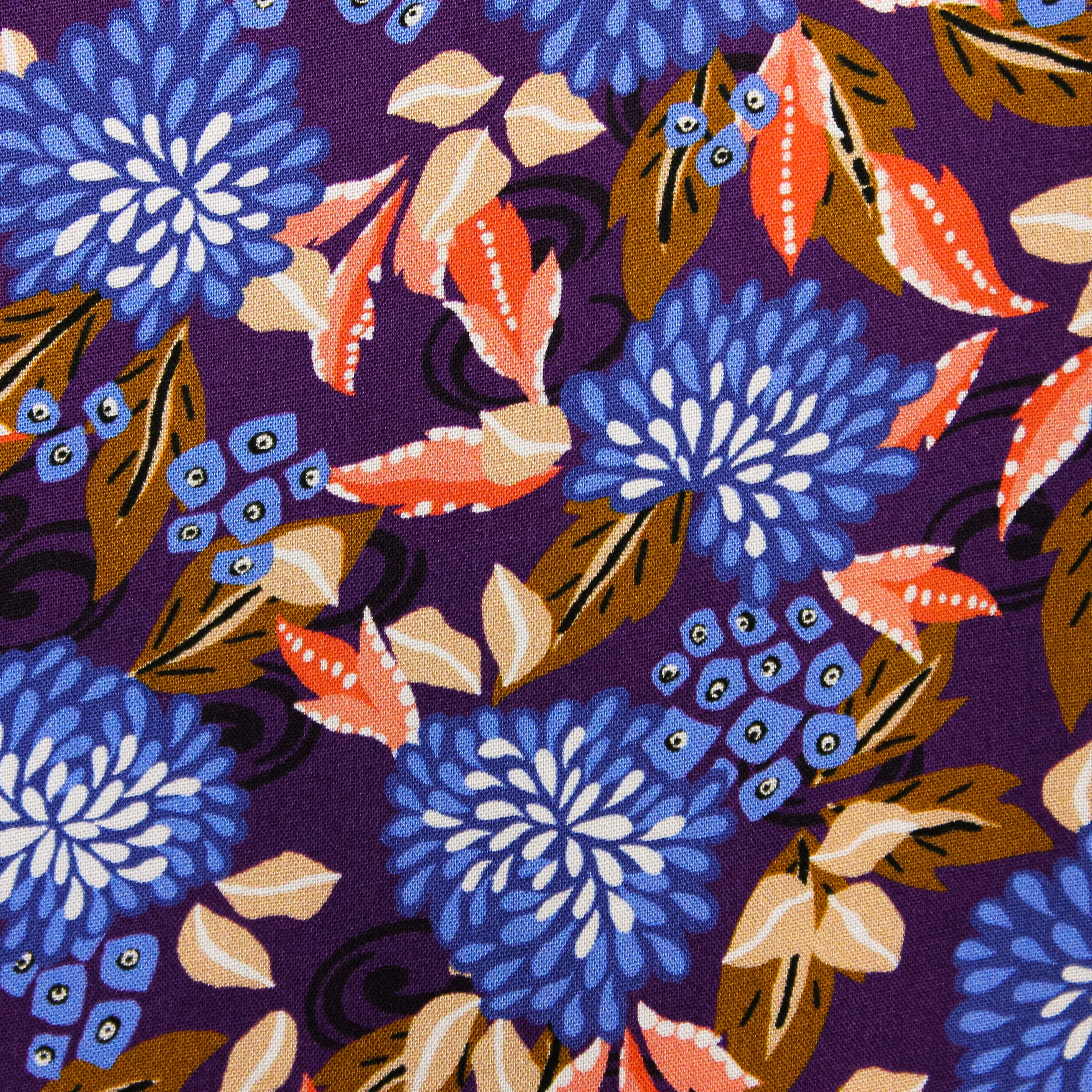 Viscose paars met bloemen en bladeren - Knipmode